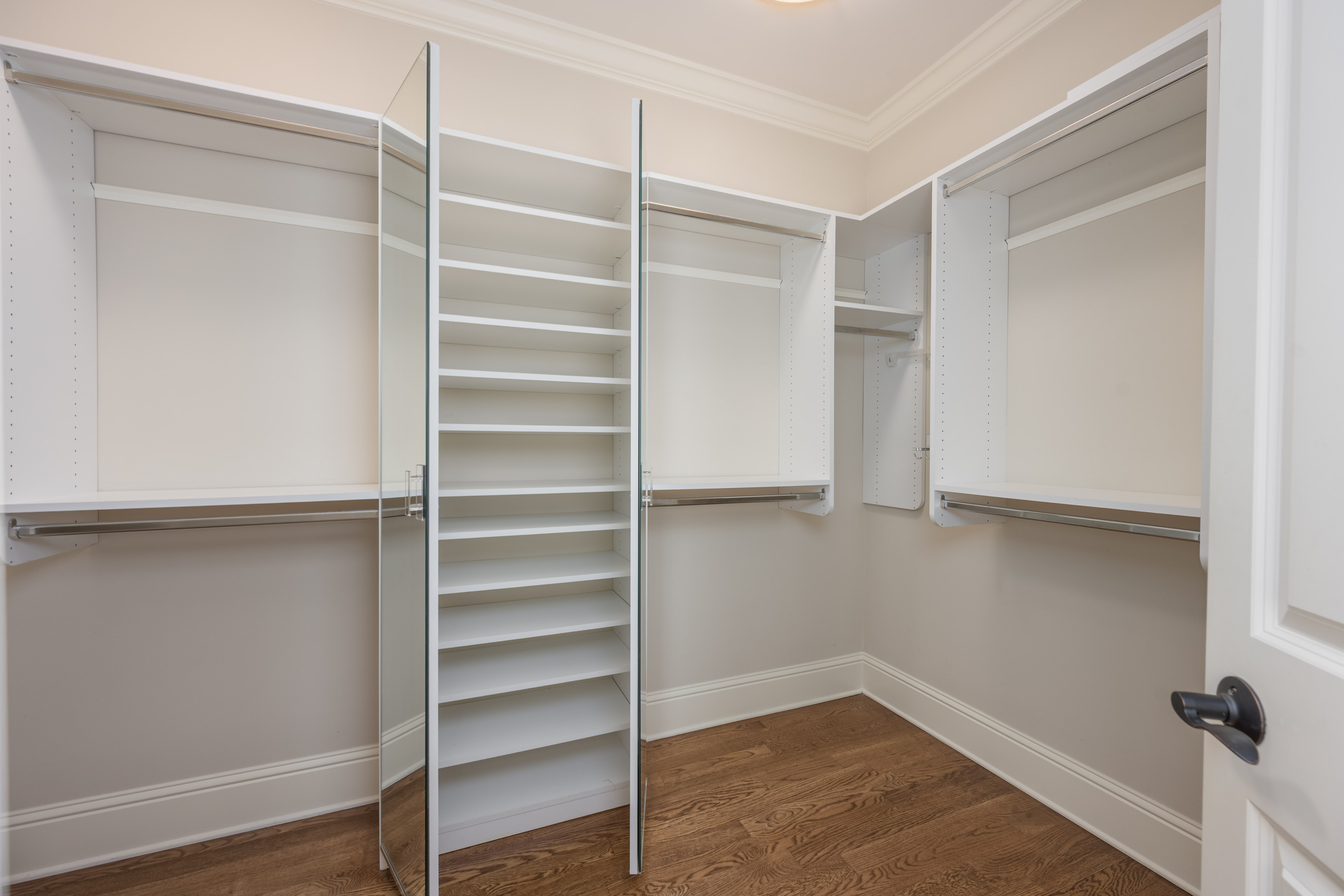 1121 Crackers Neck Road image 25